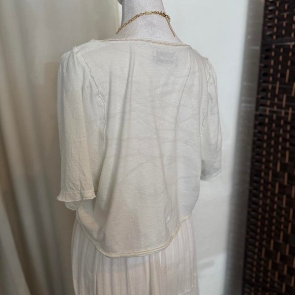 Urban Outfitters Cotton Cream white top V-neckline embroidered detail size S-P - Picture 6 of 8